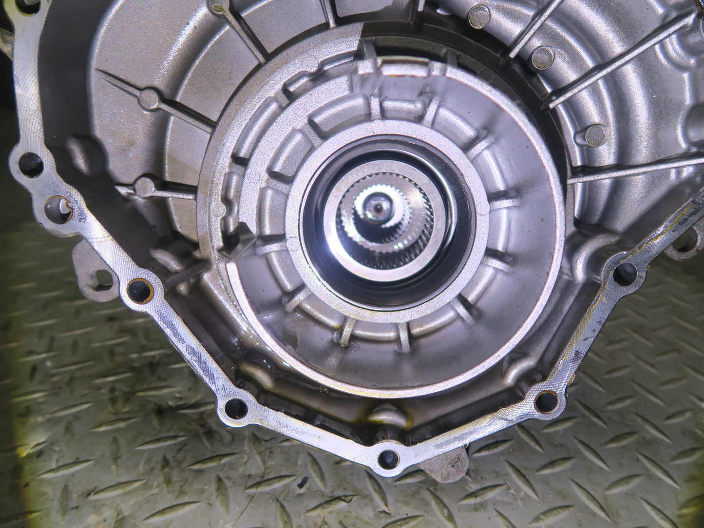 13-15 Audi RS5 4.2L V8 Transmission Center Differential Tailshaft OEM