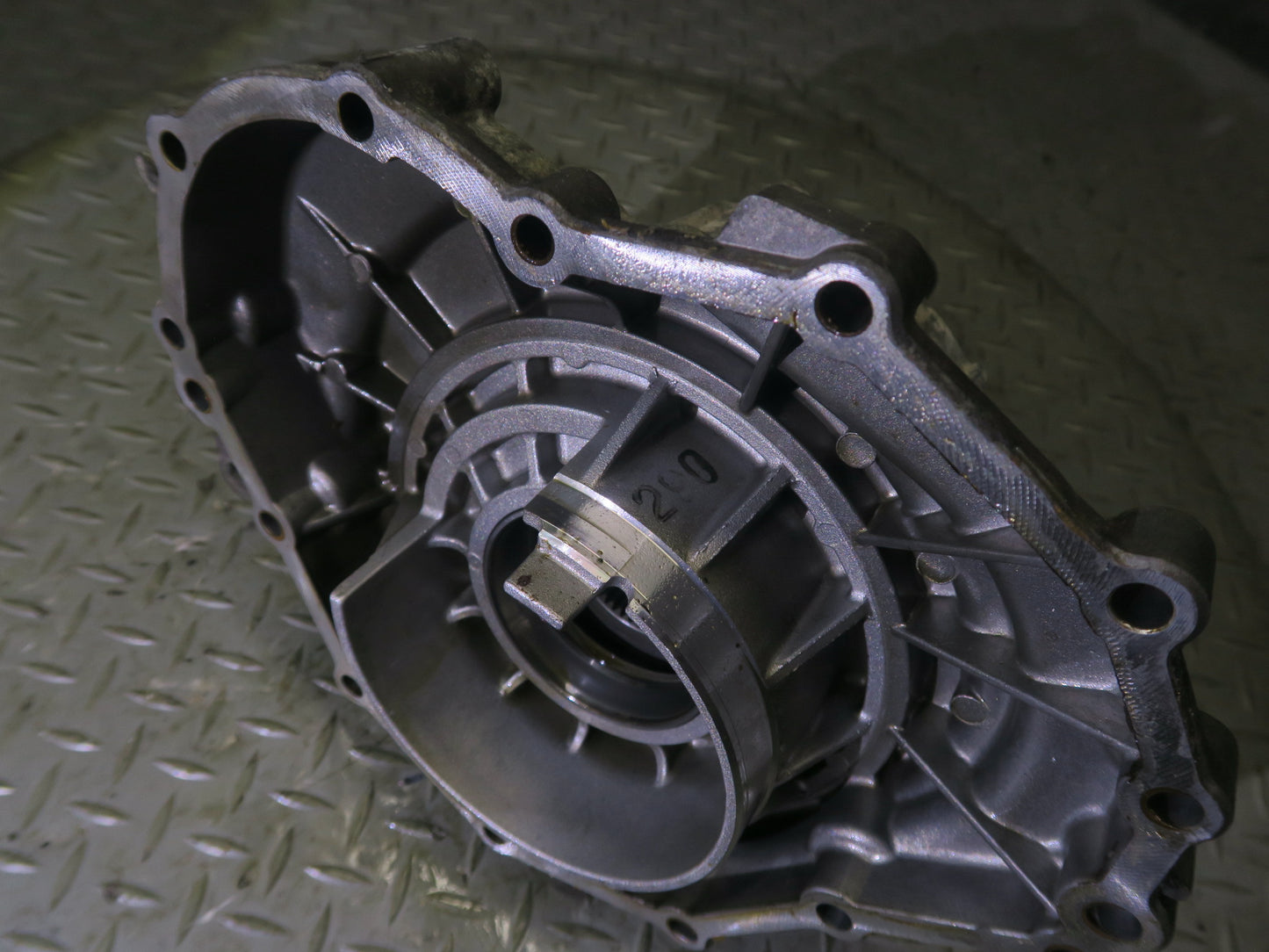 13-15 Audi RS5 4.2L V8 Transmission Center Differential Tailshaft OEM