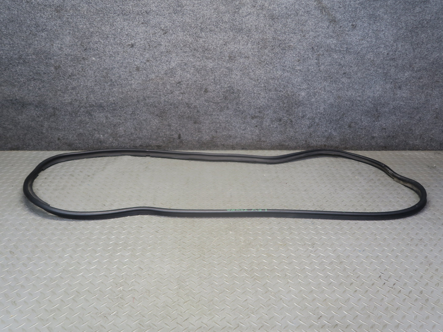 01-06 Lexus UCF30L LS430 Rear Trunk Lid Weatherstrip Rubber Seal OEM