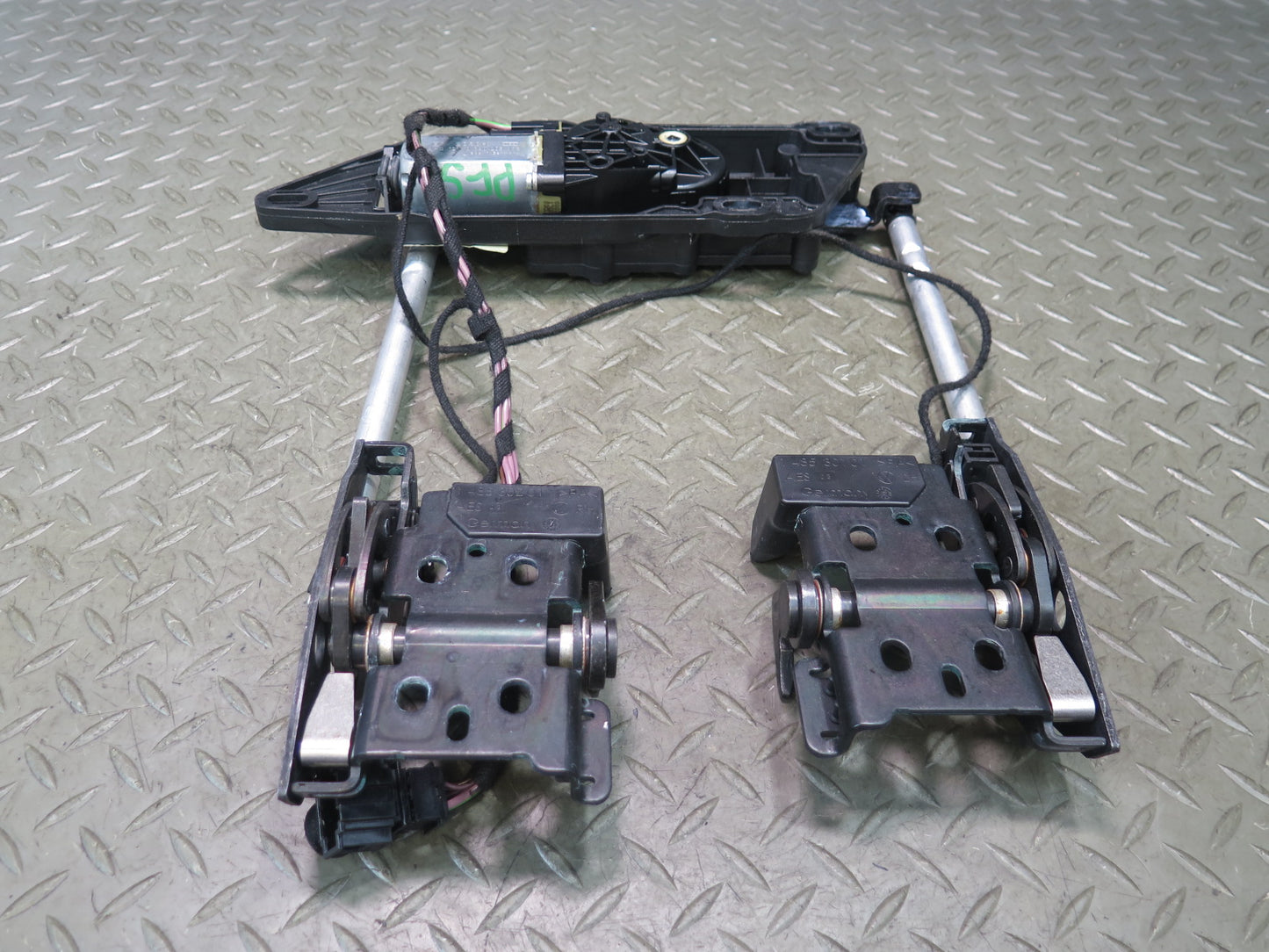 10-17 Audi A5 S5 RS5 8F7 Convertible TOP Roof Lock Latch w Motor Assembly OEM