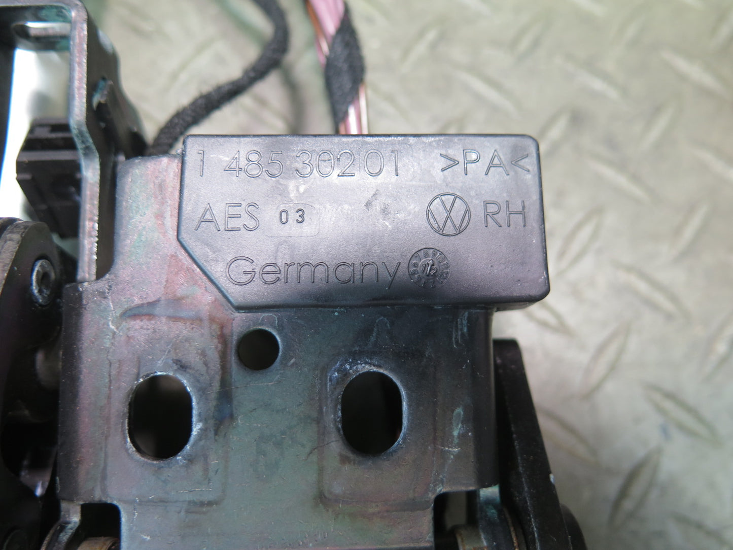 10-17 Audi A5 S5 RS5 8F7 Convertible TOP Roof Lock Latch w Motor Assembly OEM