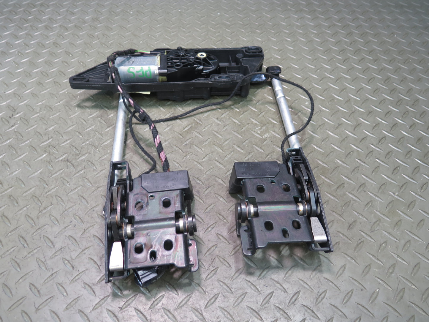 10-17 Audi A5 S5 RS5 8F7 Convertible TOP Roof Lock Latch w Motor Assembly OEM