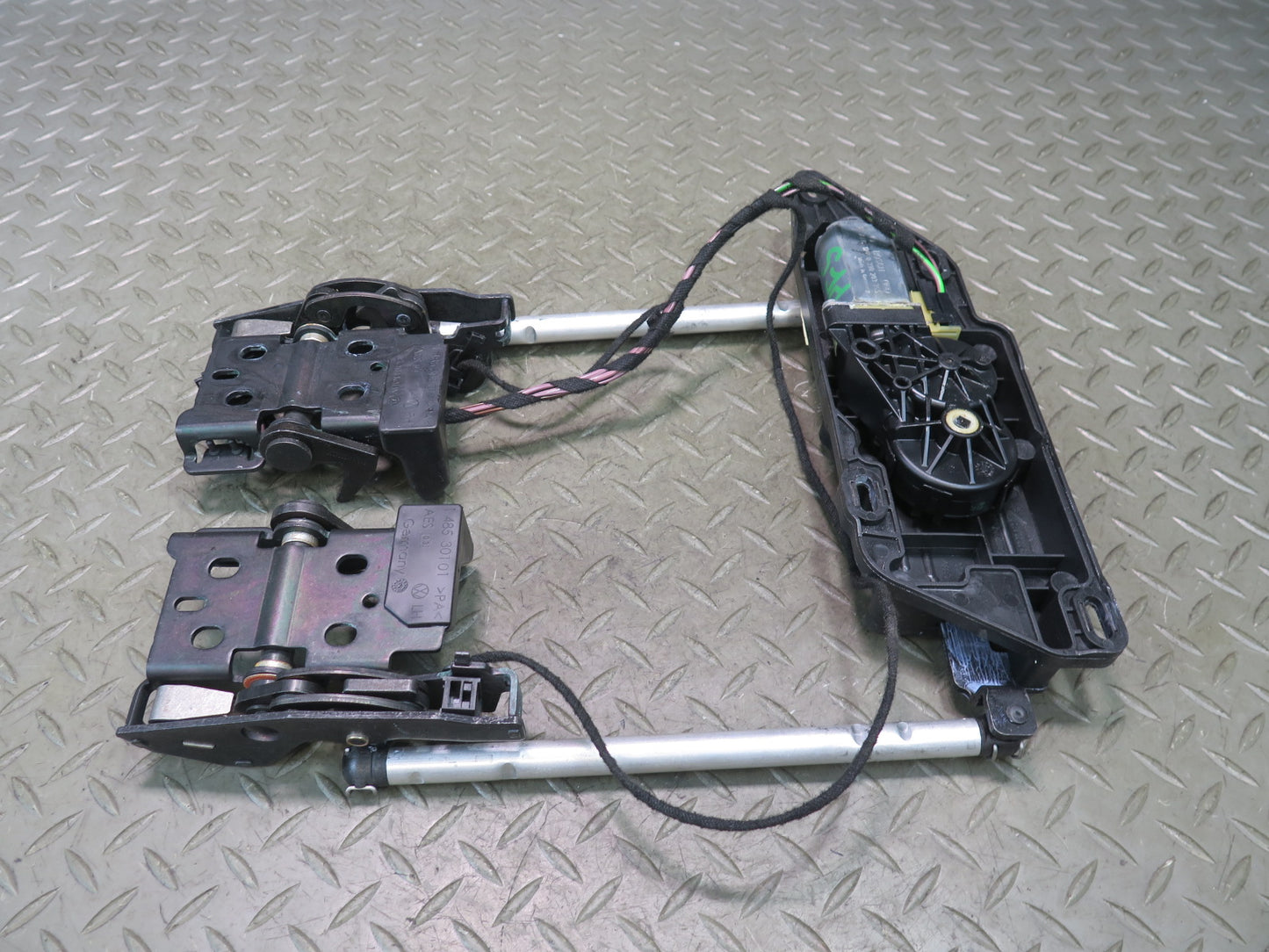 10-17 Audi A5 S5 RS5 8F7 Convertible TOP Roof Lock Latch w Motor Assembly OEM