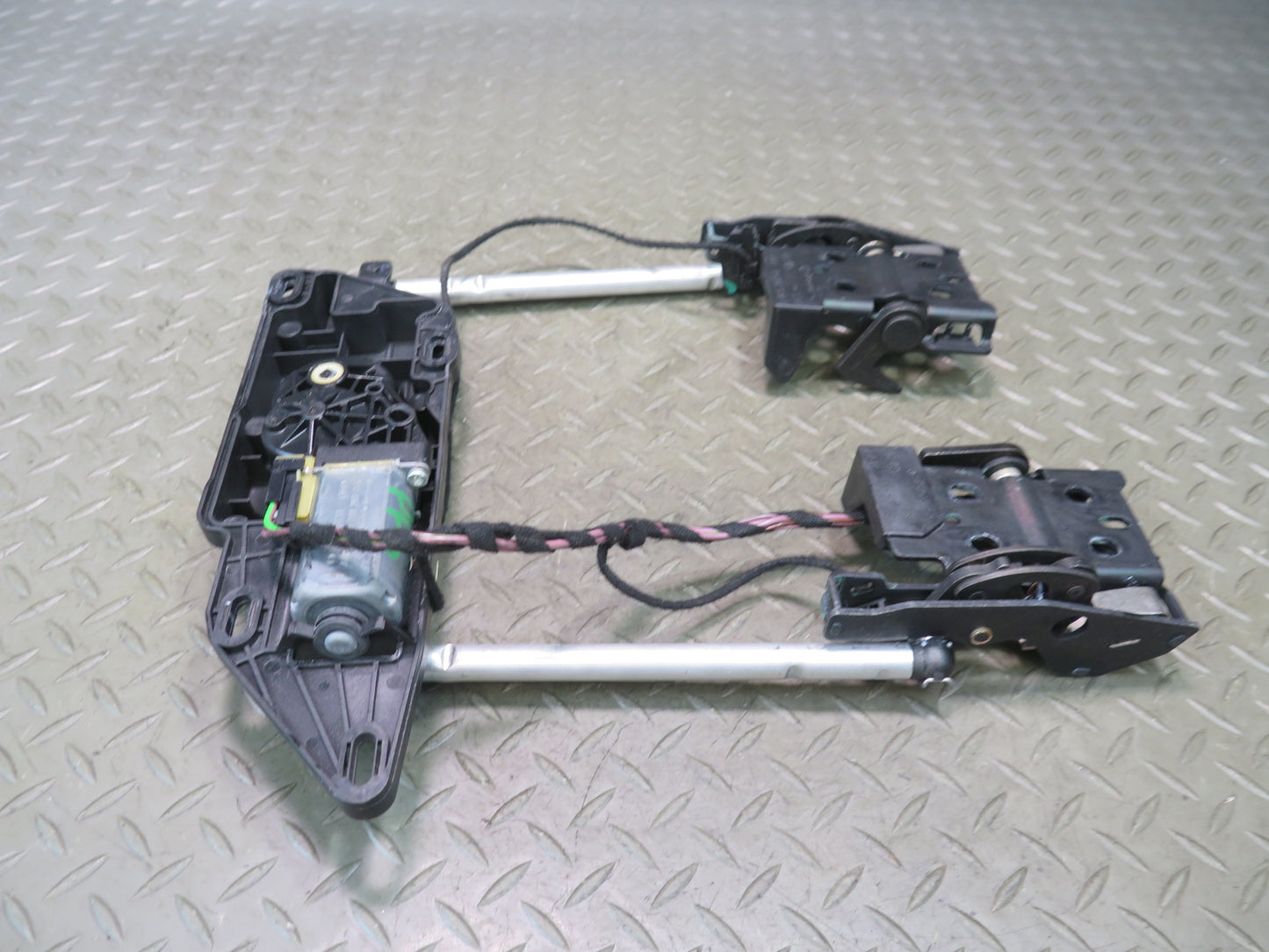 10-17 Audi A5 S5 RS5 8F7 Convertible TOP Roof Lock Latch w Motor Assembly OEM