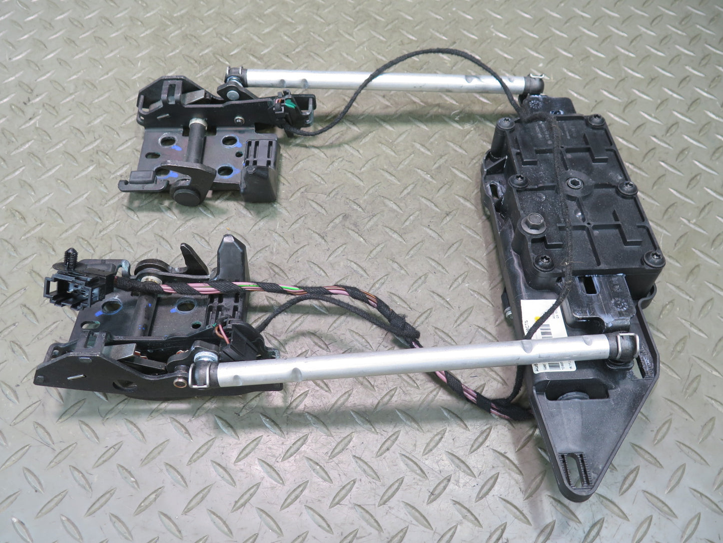 10-17 Audi A5 S5 RS5 8F7 Convertible TOP Roof Lock Latch w Motor Assembly OEM
