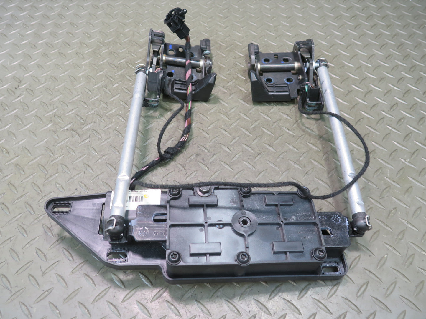 10-17 Audi A5 S5 RS5 8F7 Convertible TOP Roof Lock Latch w Motor Assembly OEM