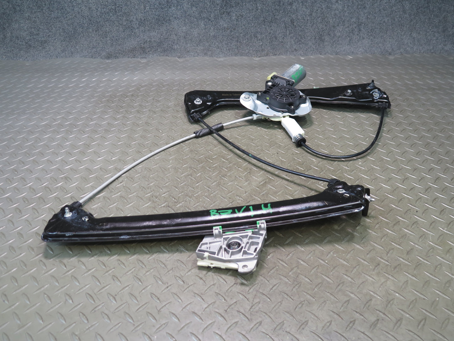 03-08 BMW E86 E85 Z4 Left Driver Side Door Window Regulator w Motor