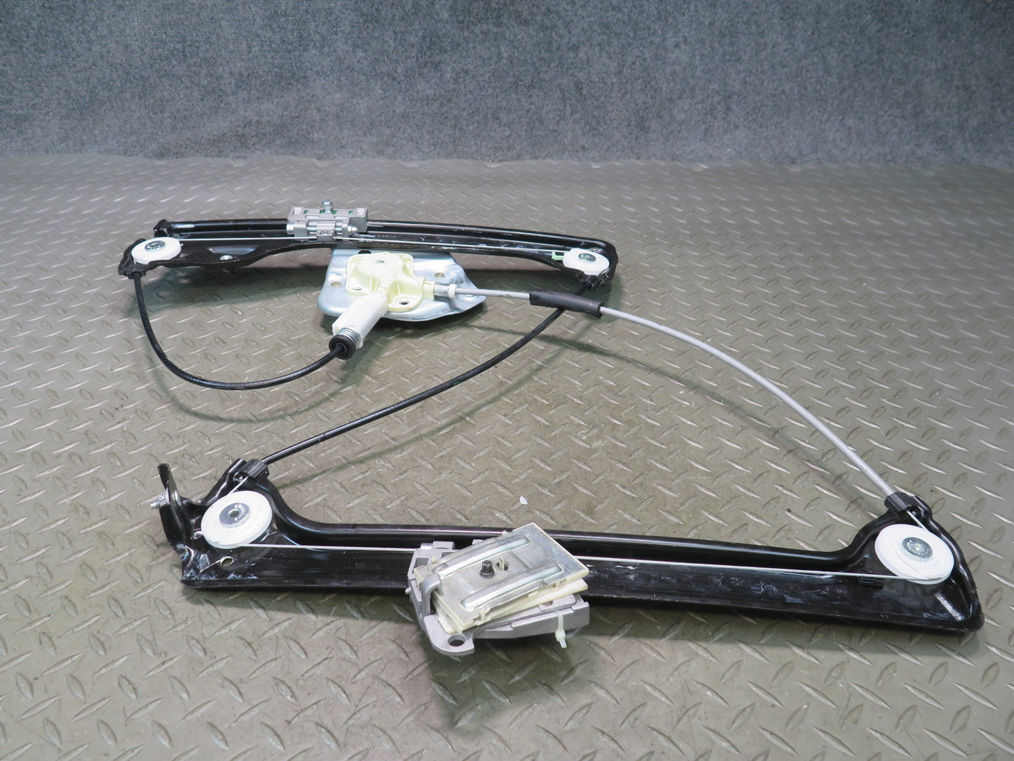 03-08 BMW E86 E85 Z4 Left Driver Side Door Window Regulator w Motor