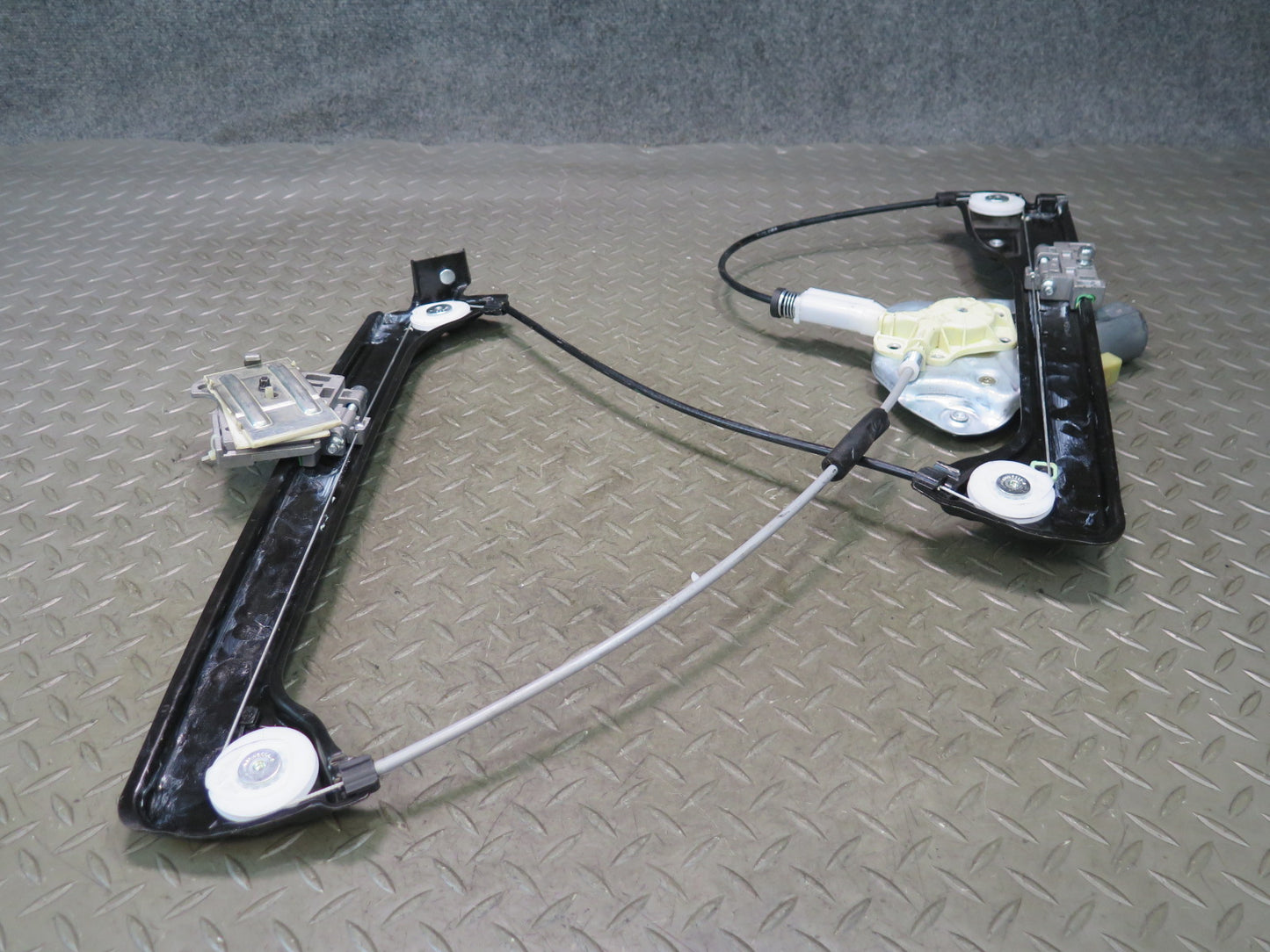 03-08 BMW E86 E85 Z4 Left Driver Side Door Window Regulator w Motor