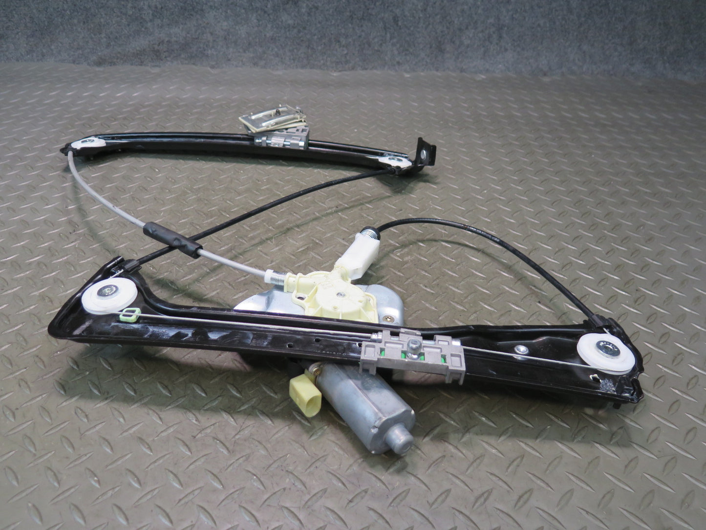 03-08 BMW E86 E85 Z4 Left Driver Side Door Window Regulator w Motor