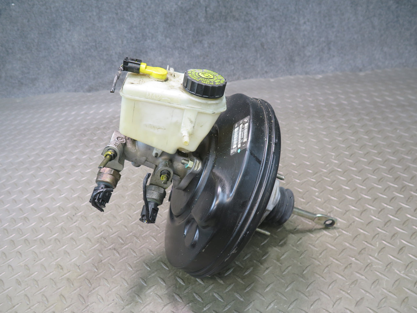 03-06 BMW E86 E85 Z4 Brake Master Cylinder Booster Fluid Reservoir Tank 67K OEM