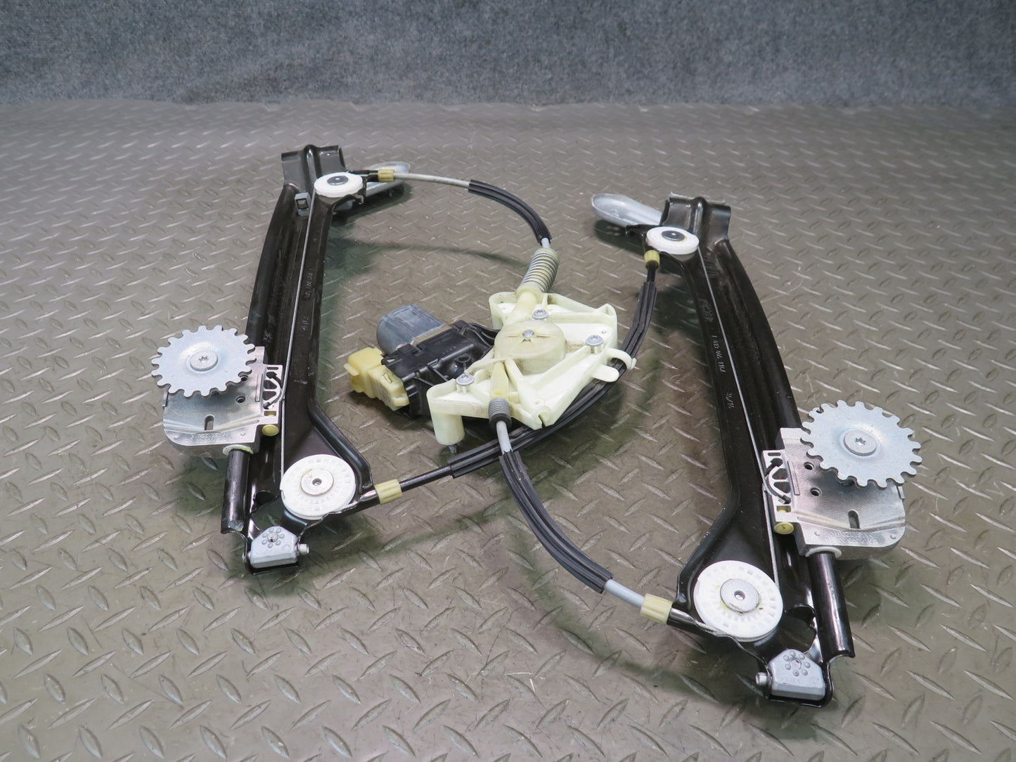 2014-2020 Maserati Ghibli M157 Rear Right Door Window Regulator w Motor