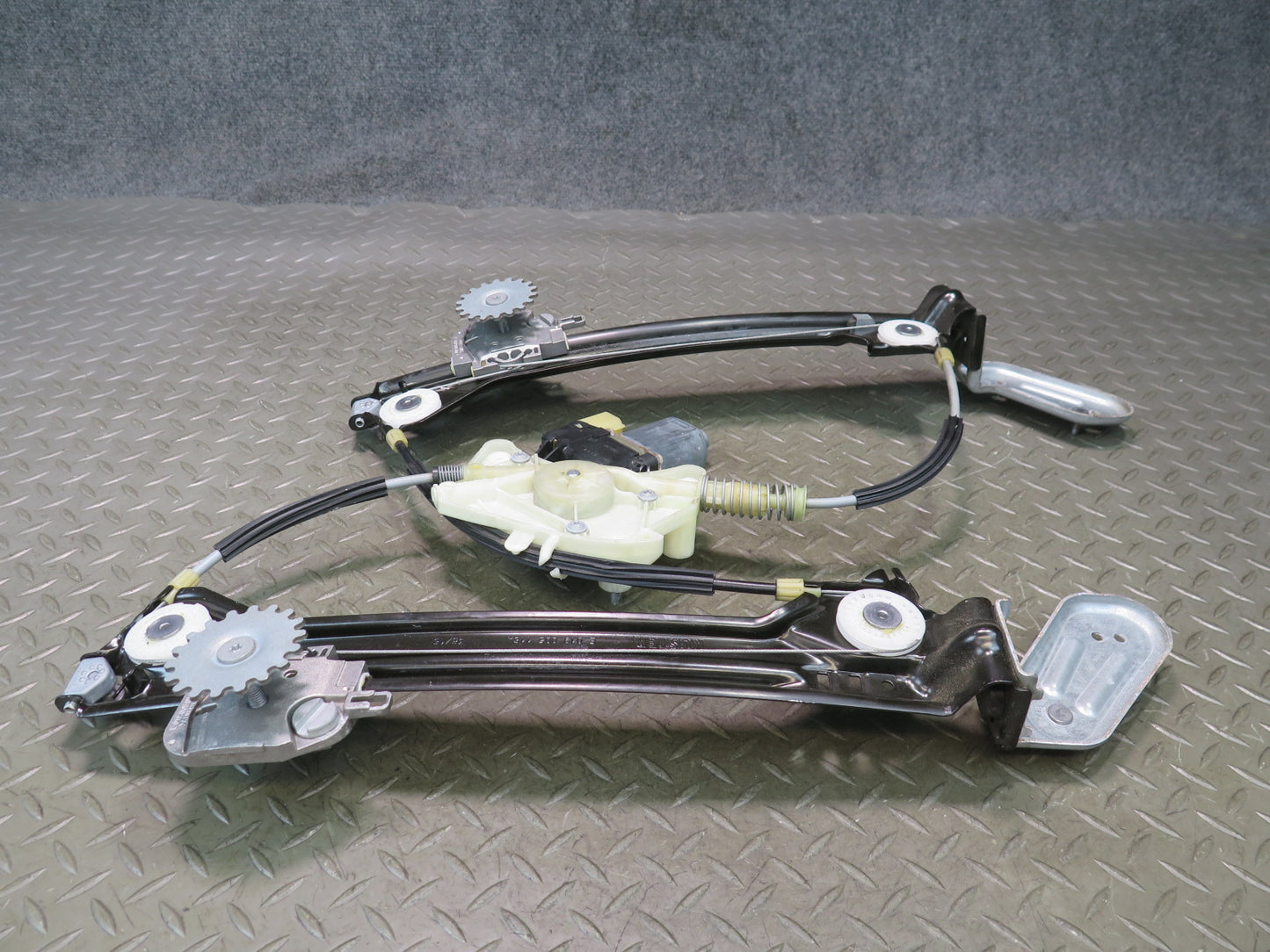 2014-2020 Maserati Ghibli M157 Rear Right Door Window Regulator w Motor