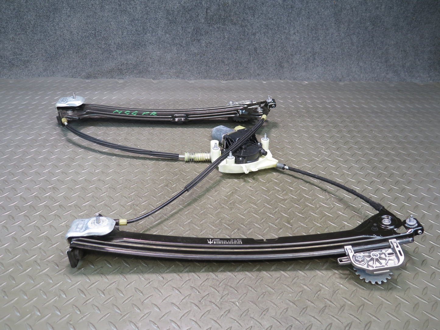 2014-2020 Maserati Ghibli M157 Front Right Door Window Regulator w Motor