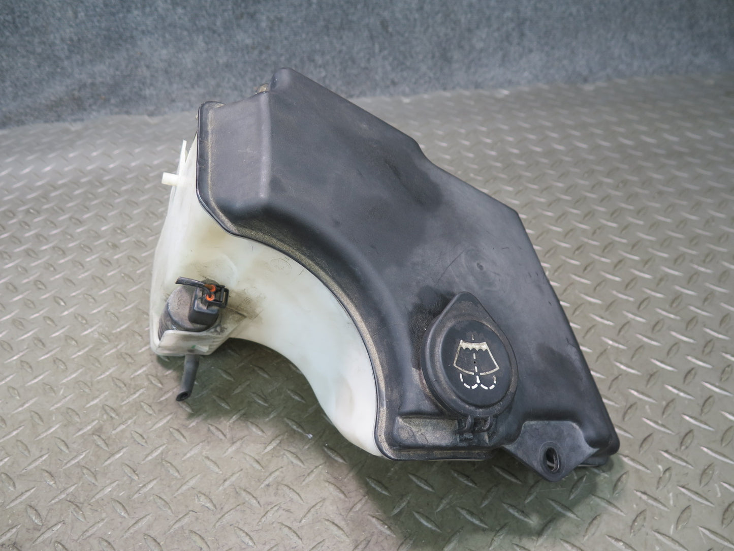 03-08 BMW E85 Z4 Windshield Washer Fluid Reservoir Tank w Pump 7110853 OEM