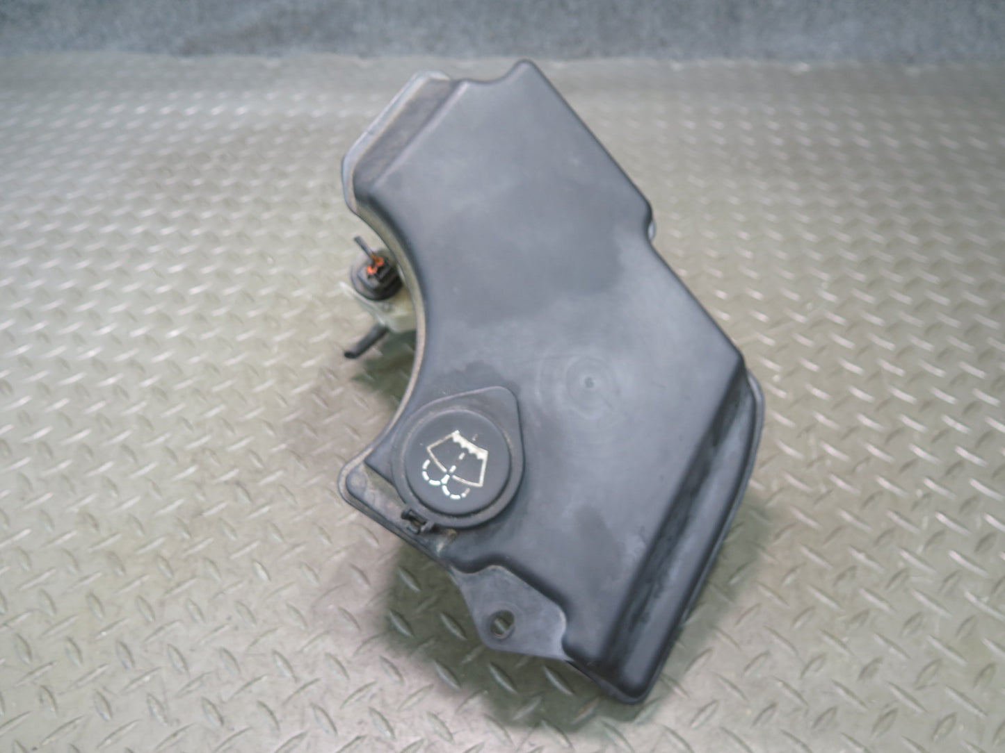 03-08 BMW E85 Z4 Windshield Washer Fluid Reservoir Tank w Pump 7110853 OEM