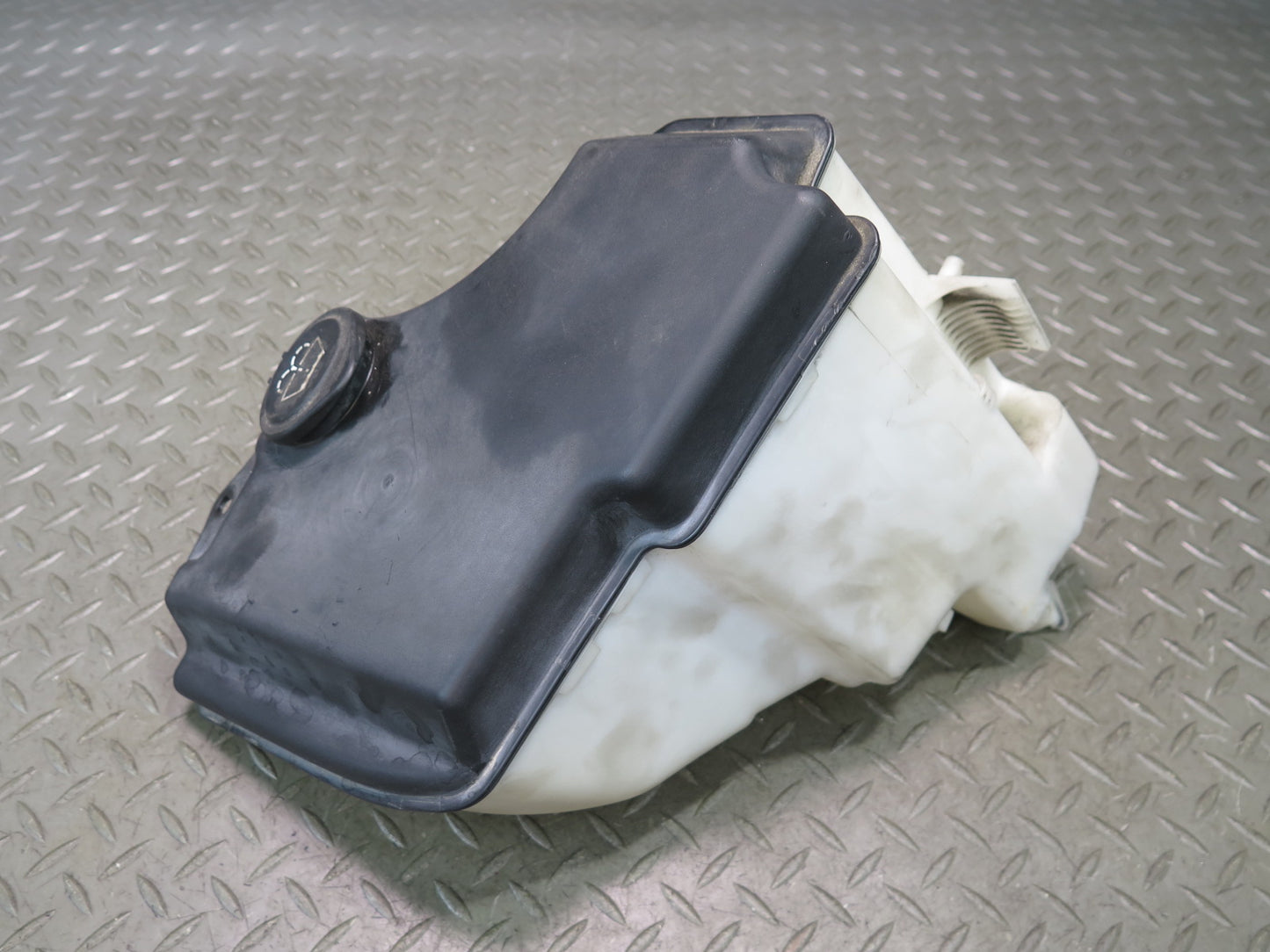 03-08 BMW E85 Z4 Windshield Washer Fluid Reservoir Tank w Pump 7110853 OEM