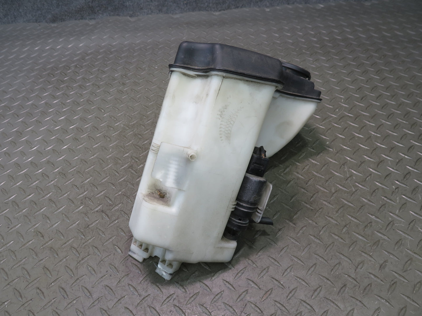 03-08 BMW E85 Z4 Windshield Washer Fluid Reservoir Tank w Pump 7110853 OEM
