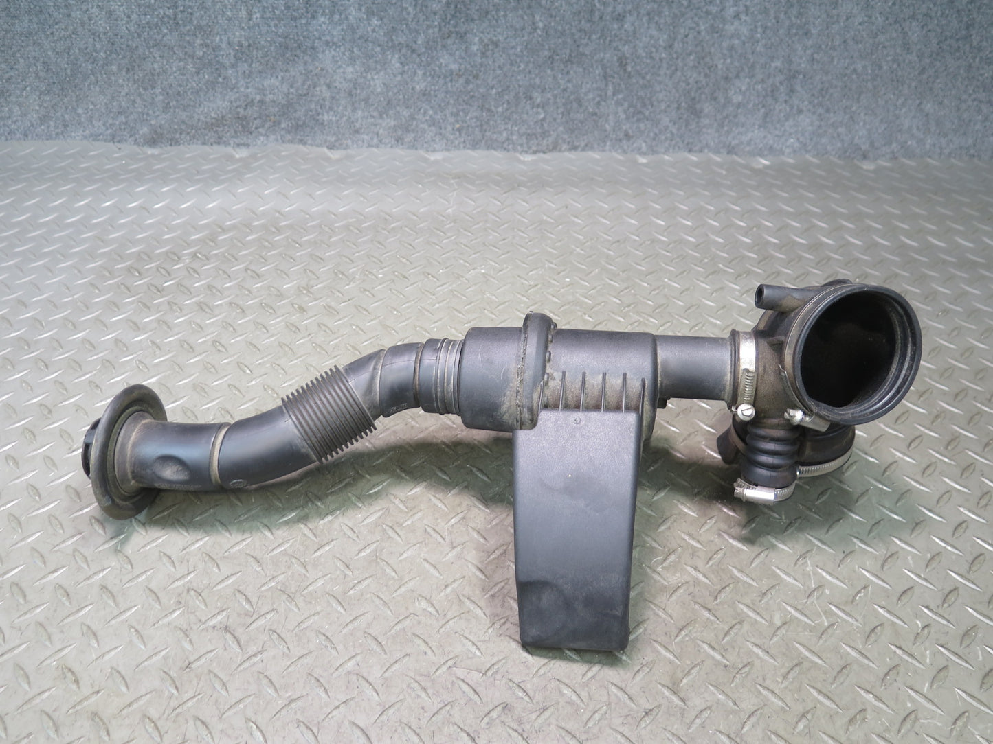 03-05 BMW E85 Z4 3.0L Air Intake Hose Pipe Line Sound Generator 7514863 OEM