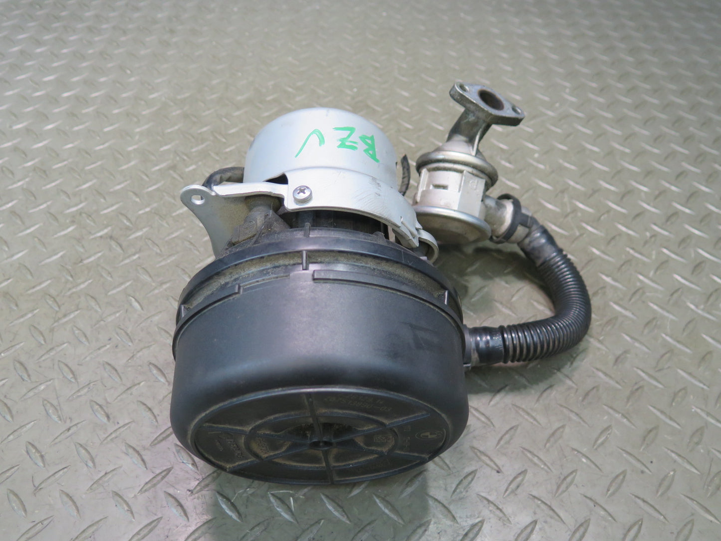 03-05 BMW E85 Z4 Secondary Air Injection Smog Pump Motor w EGR Valve OEM