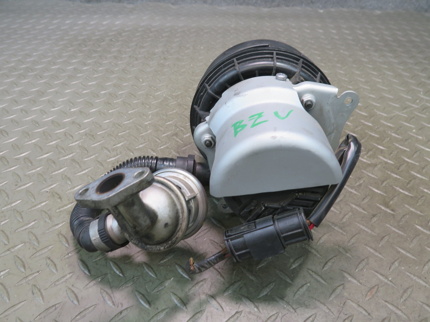 03-05 BMW E85 Z4 Secondary Air Injection Smog Pump Motor w EGR Valve OEM