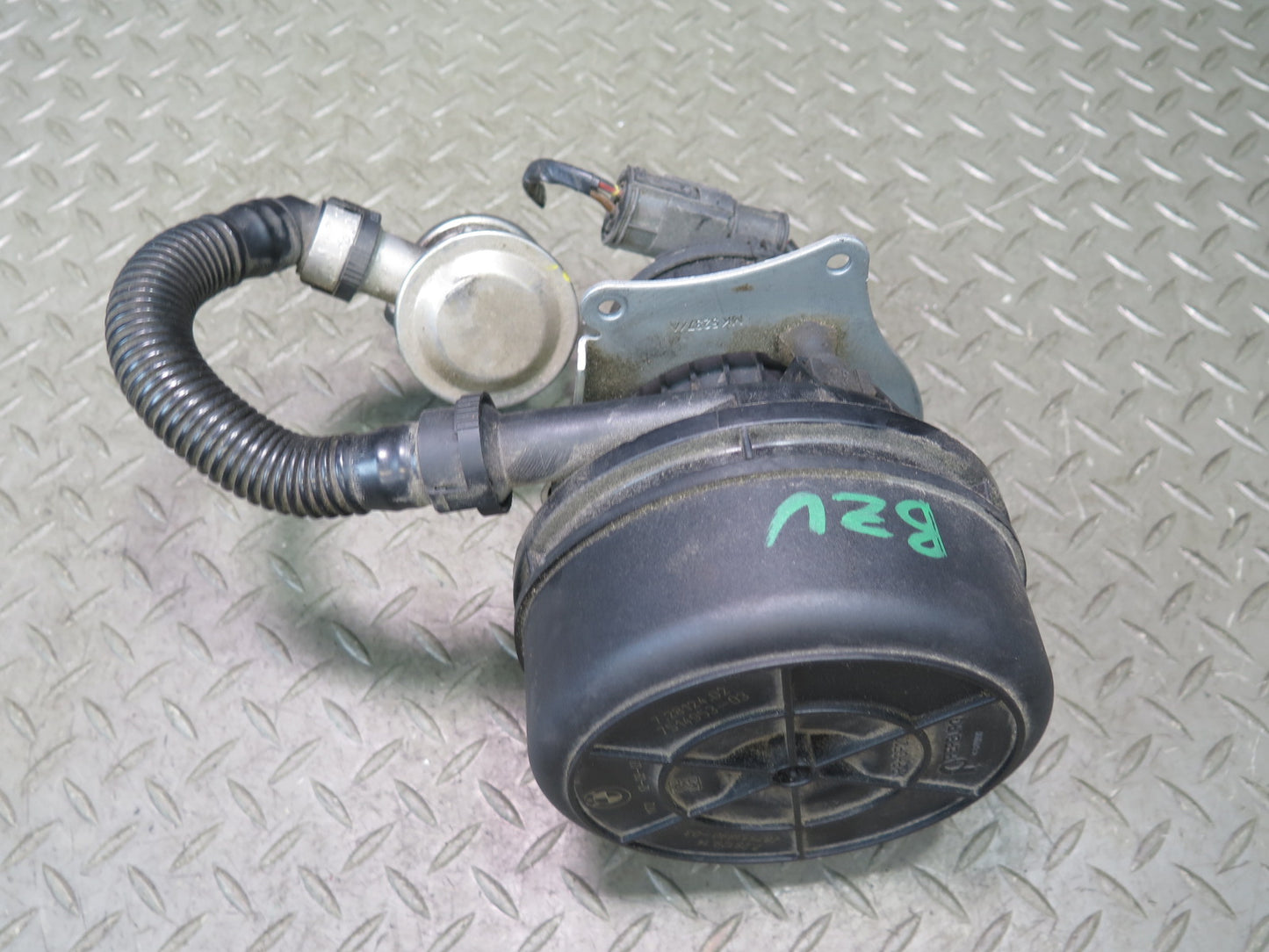 03-05 BMW E85 Z4 Secondary Air Injection Smog Pump Motor w EGR Valve OEM