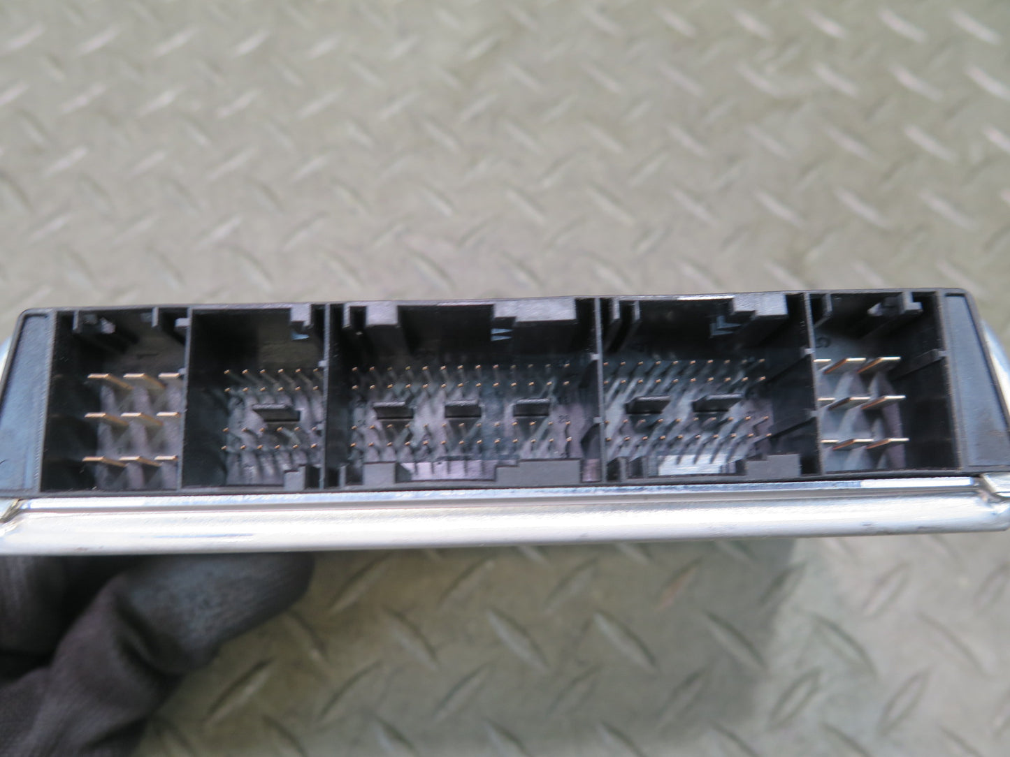2004 BMW E85 Z4 M54 3.0L DME ECU Engine Computer Control Module Unit 7527072 OEM