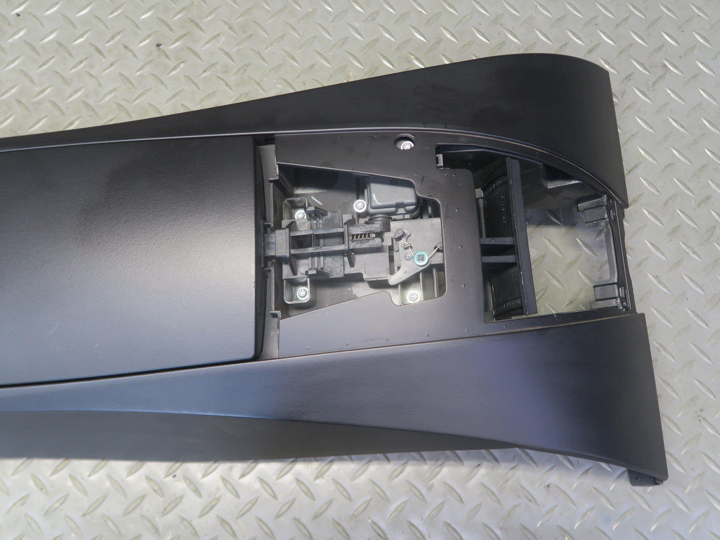03-06 BMW E85 Z4 Rear Upper Center Console Cubby Black w Switch OEM