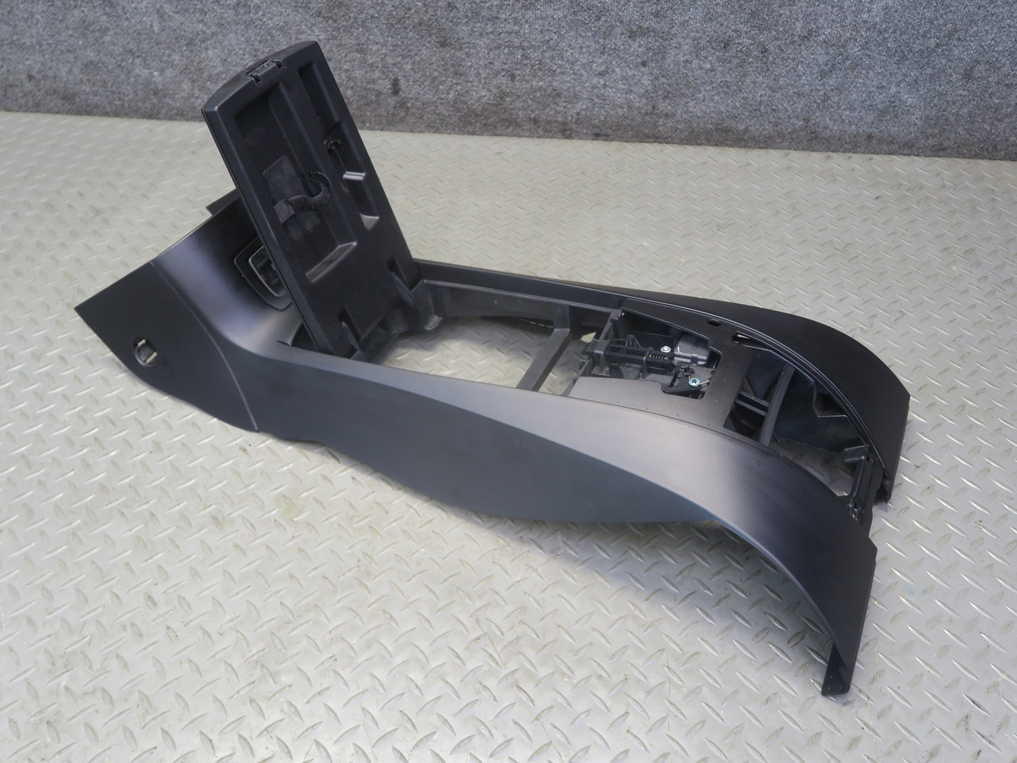 03-06 BMW E85 Z4 Rear Upper Center Console Cubby Black w Switch OEM