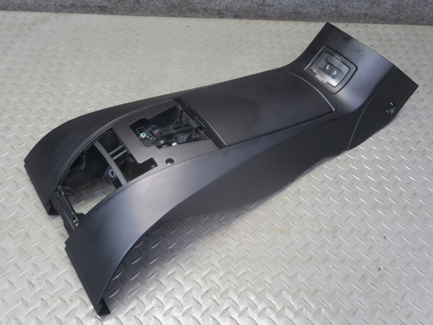 03-06 BMW E85 Z4 Rear Upper Center Console Cubby Black w Switch OEM