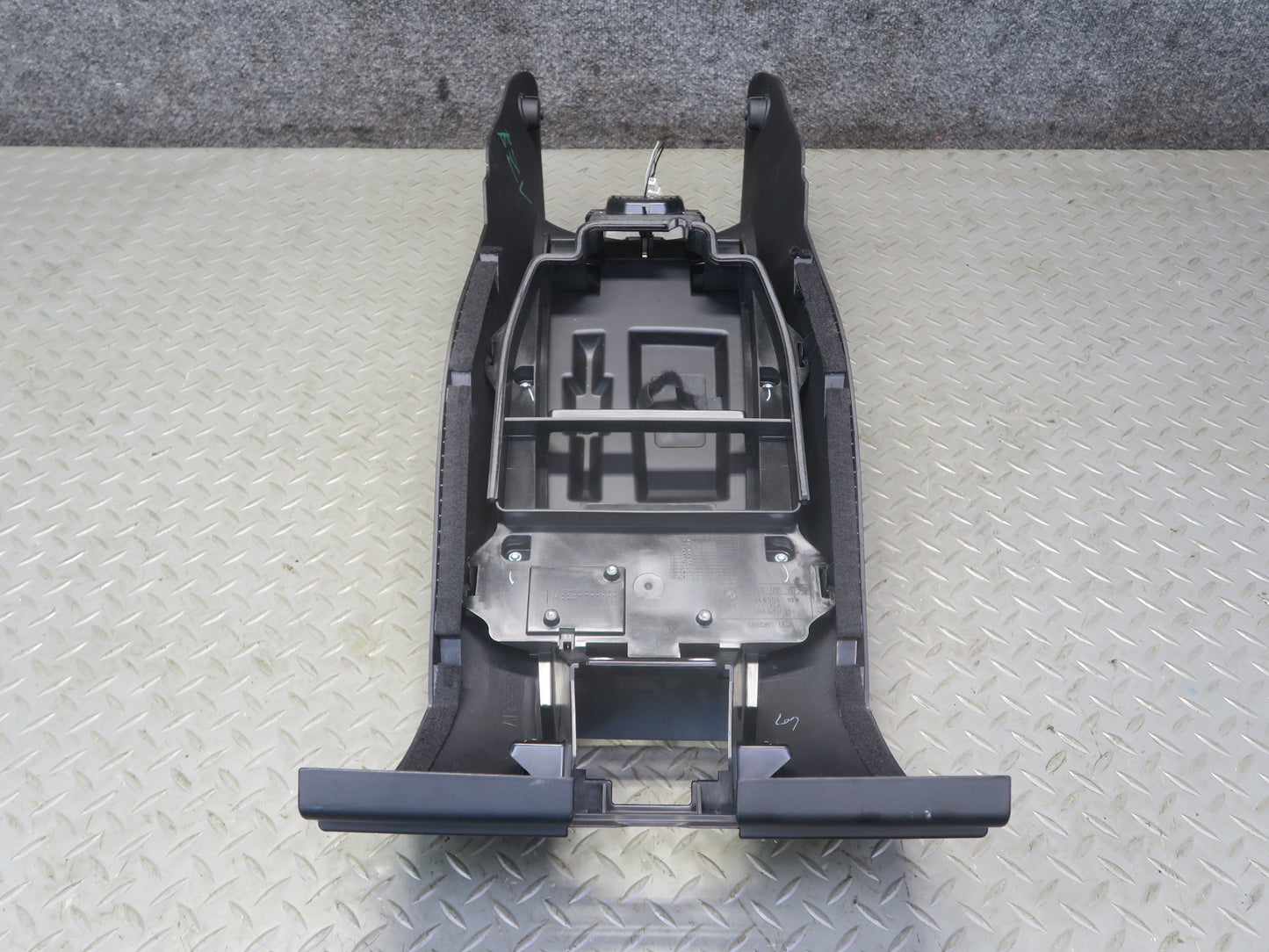 03-06 BMW E85 Z4 Rear Upper Center Console Cubby Black w Switch OEM