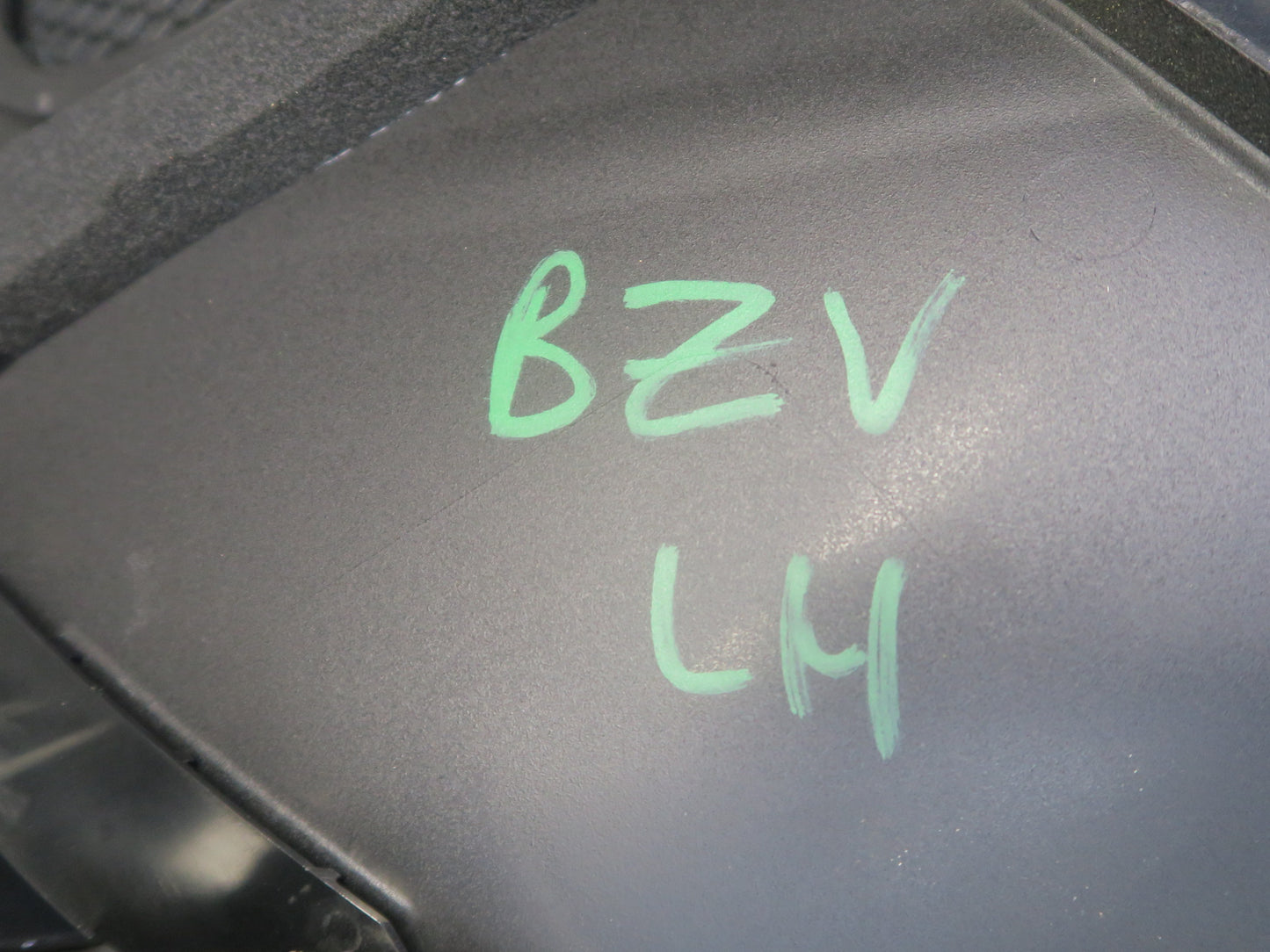 03-08 BMW E85 Z4 Set of 2 Rear Left & Right Lateral Trim Cover Panel Black OEM