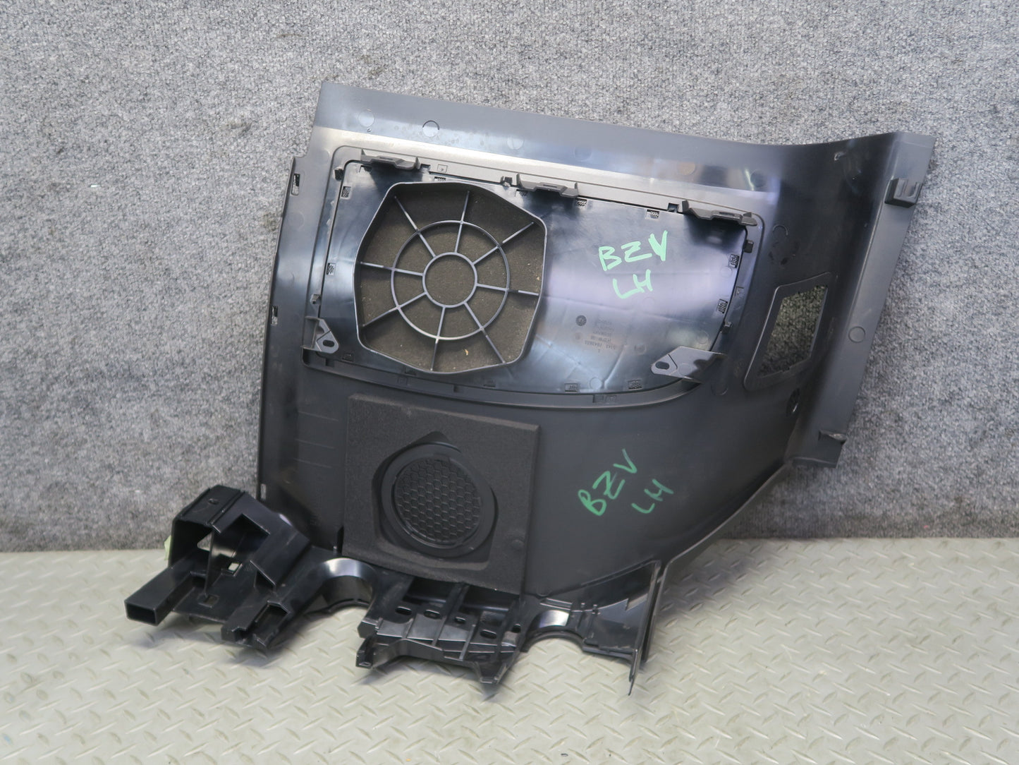 03-08 BMW E85 Z4 Set of 2 Rear Left & Right Lateral Trim Cover Panel Black OEM