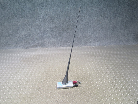 03-08 BMW E85 Z4 AM FM Radio Antenna w Amplifier Receiver Module 6913896 OEM