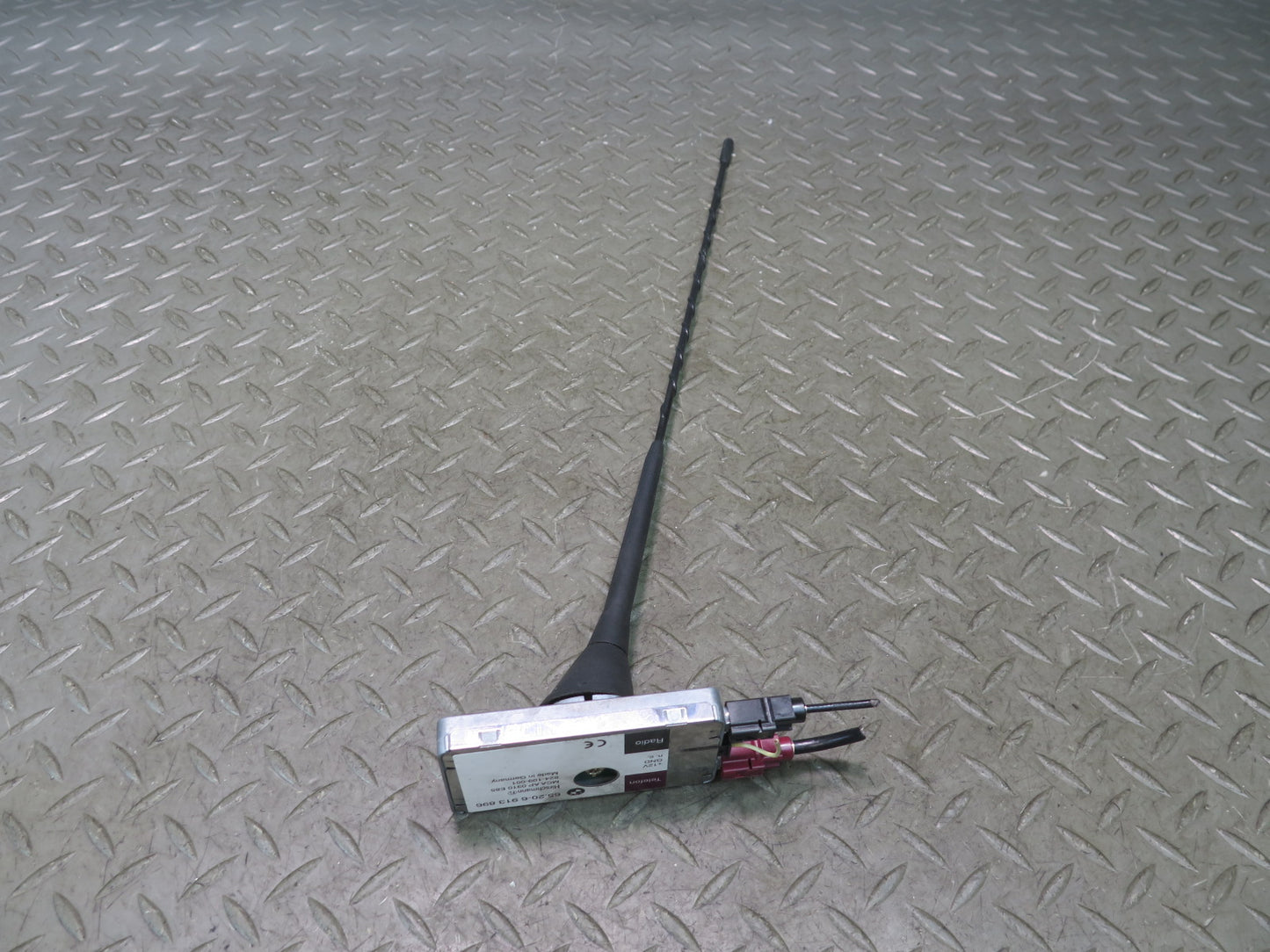 03-08 BMW E85 Z4 AM FM Radio Antenna w Amplifier Receiver Module 6913896 OEM
