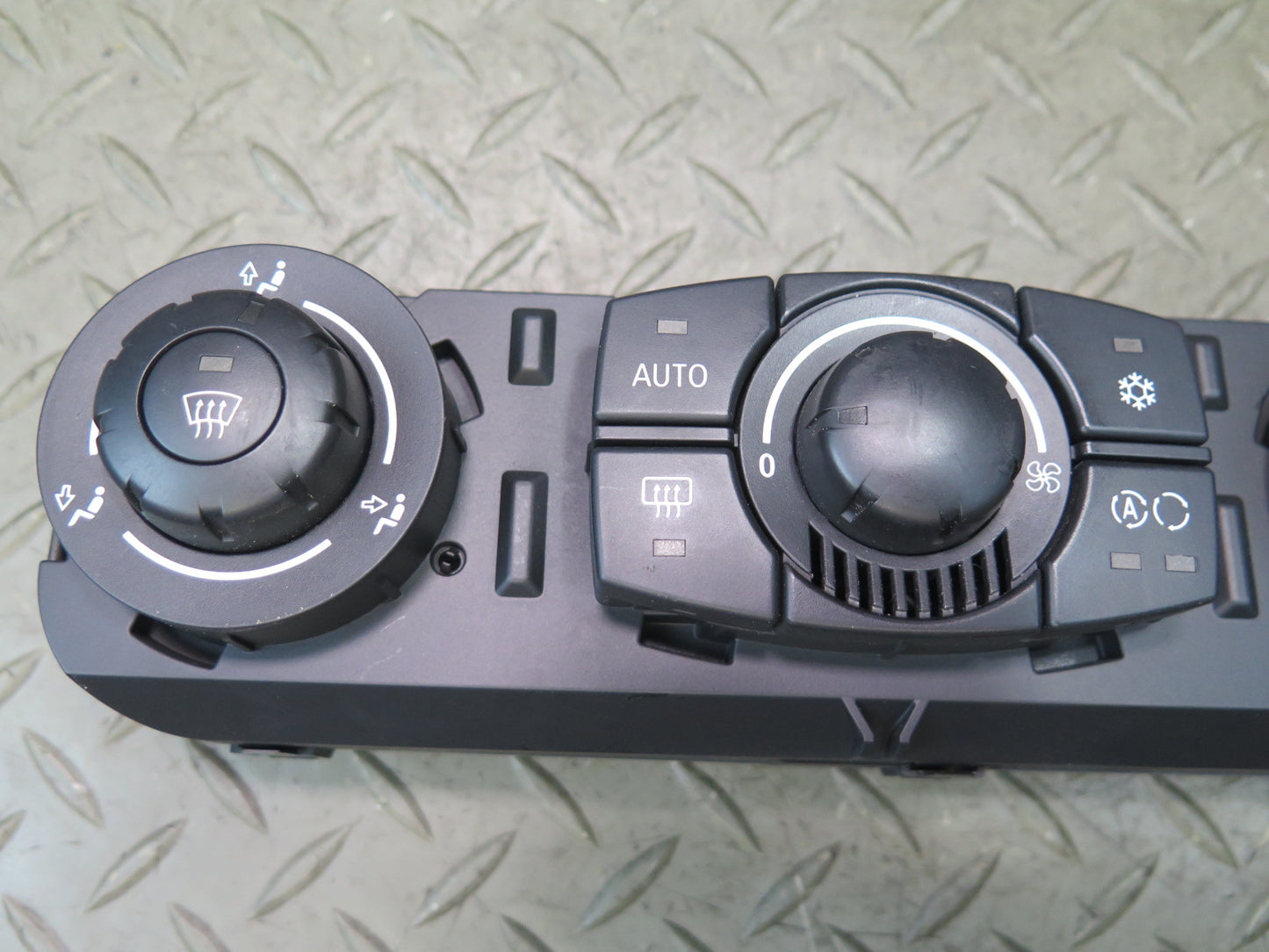03-04 BMW E85 Z4 A/C Air Conditioning Climate Control Switch Panel 6931598 OEM