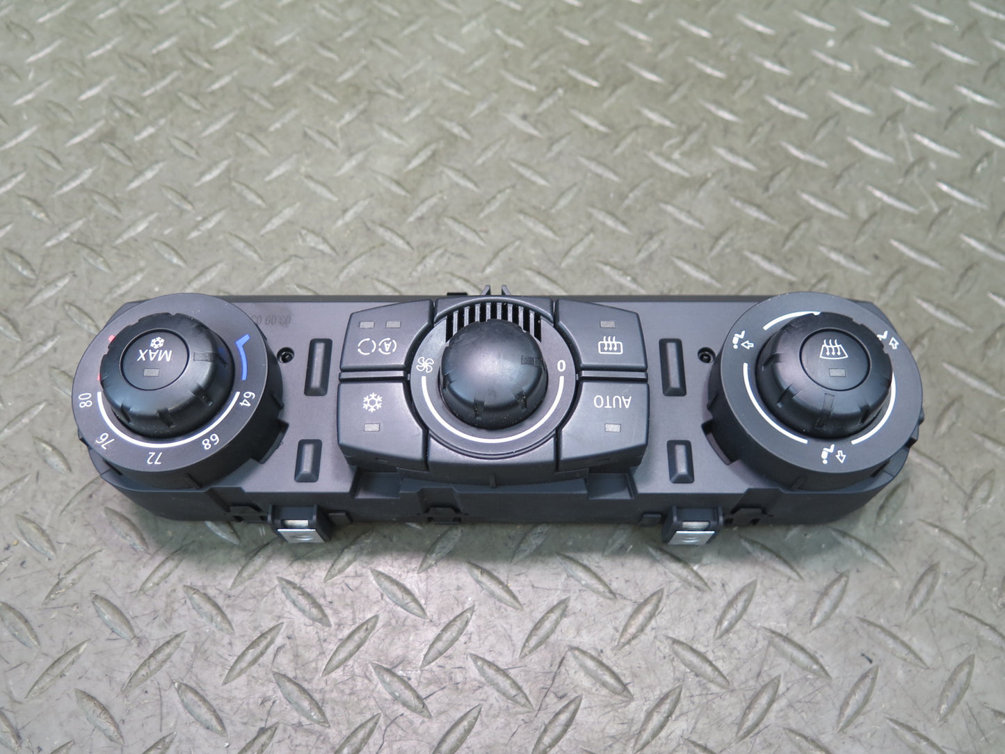 03-04 BMW E85 Z4 A/C Air Conditioning Climate Control Switch Panel 6931598 OEM