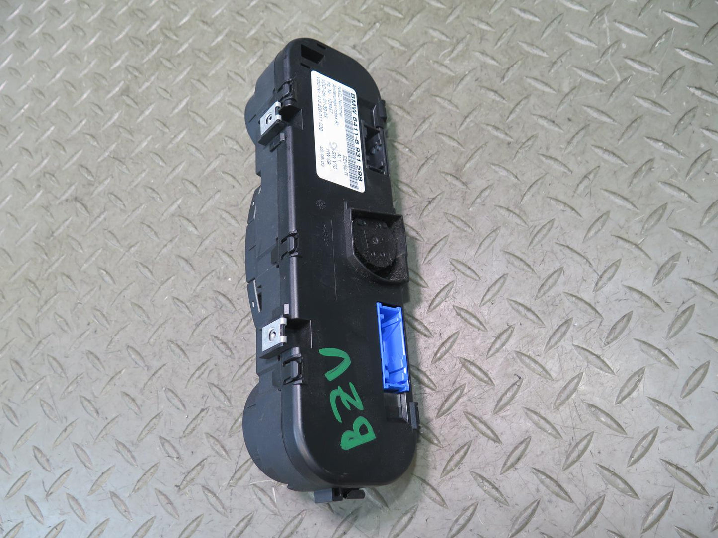 03-04 BMW E85 Z4 A/C Air Conditioning Climate Control Switch Panel 6931598 OEM