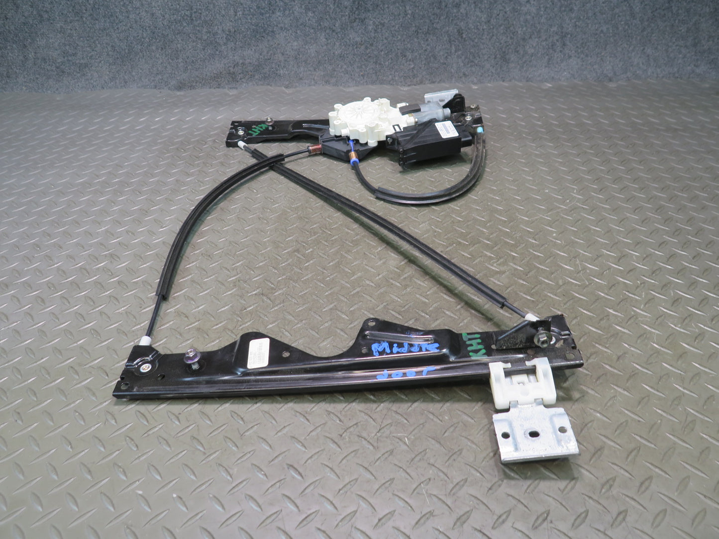 2005-2009 Hummer H2 SUT Rear MID Gate Window Regulator w Motor