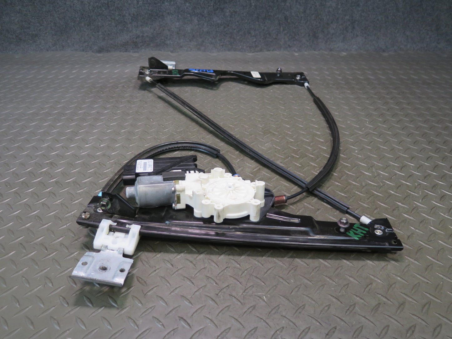 2005-2009 Hummer H2 SUT Rear MID Gate Window Regulator w Motor