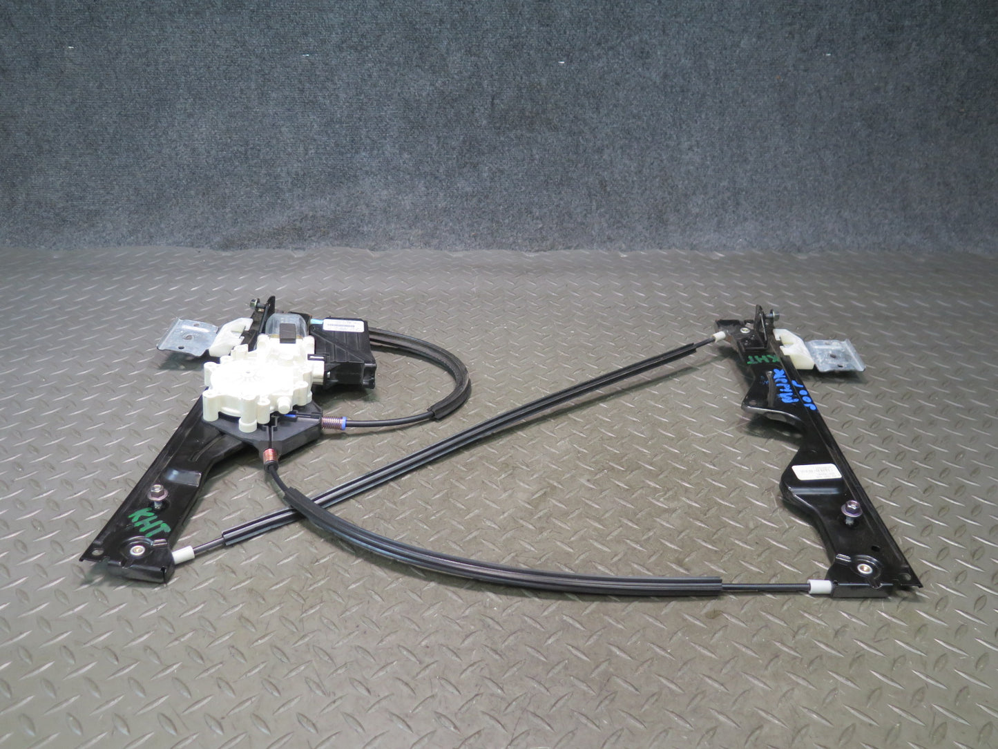 2005-2009 Hummer H2 SUT Rear MID Gate Window Regulator w Motor