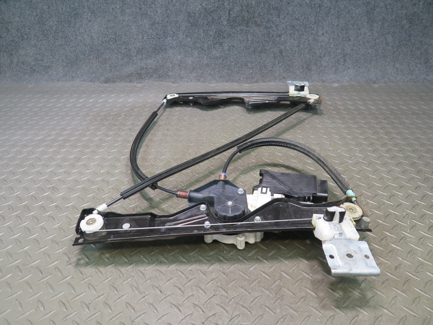 2005-2009 Hummer H2 SUT Rear MID Gate Window Regulator w Motor