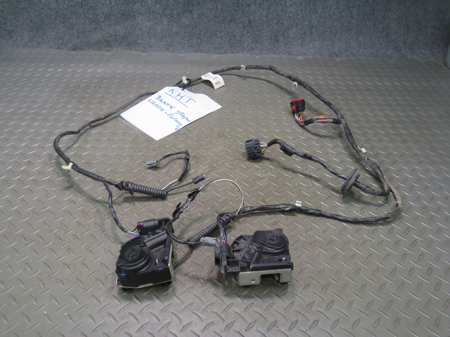 2005-2009 Hummer H2 SUT Rear Trunk MID Gate Decklid Panel Window Lock Latch Set