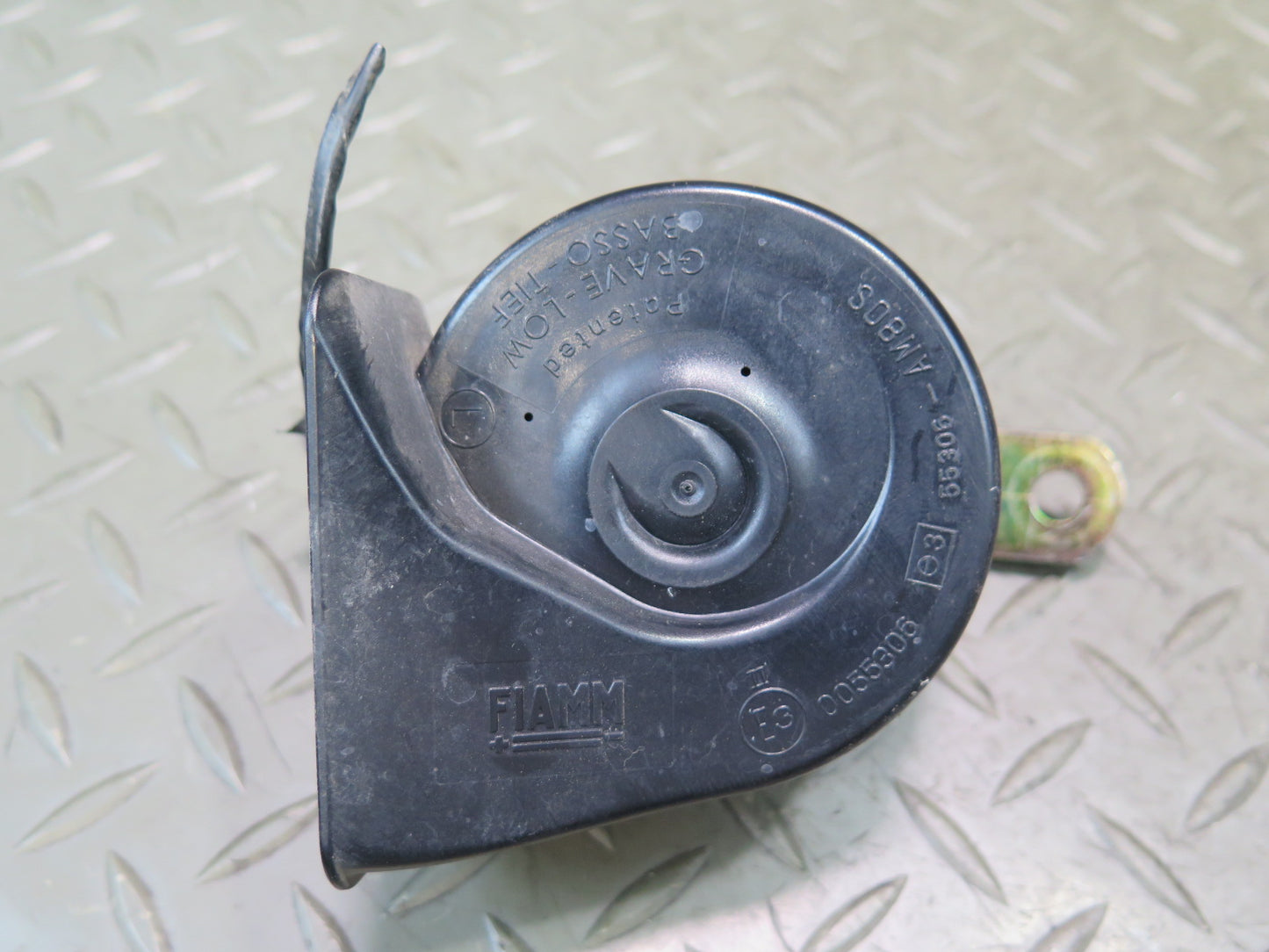 03-08 BMW E86 E85 Z4 Set of 2 High & Low Tone Pitch Horn Signal OEM