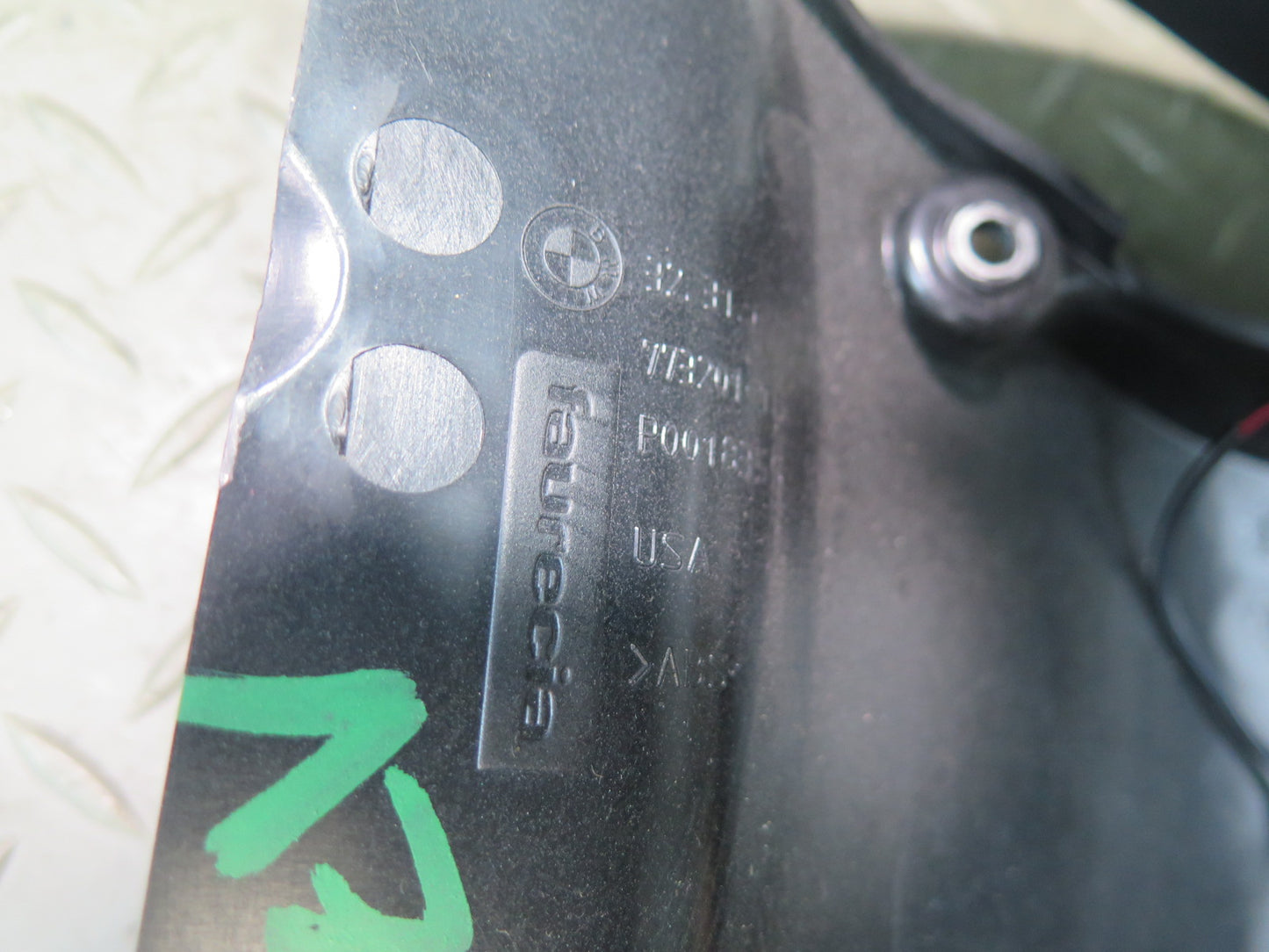 03-08 BMW E85 Z4 Steering Column Upper & Lower Trim Cover Panel Black OEM
