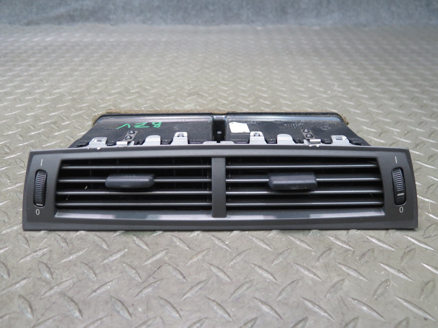 03-05 BMW E86 E85 Z4 Dash Center AC Heater Air Vent Black OEM