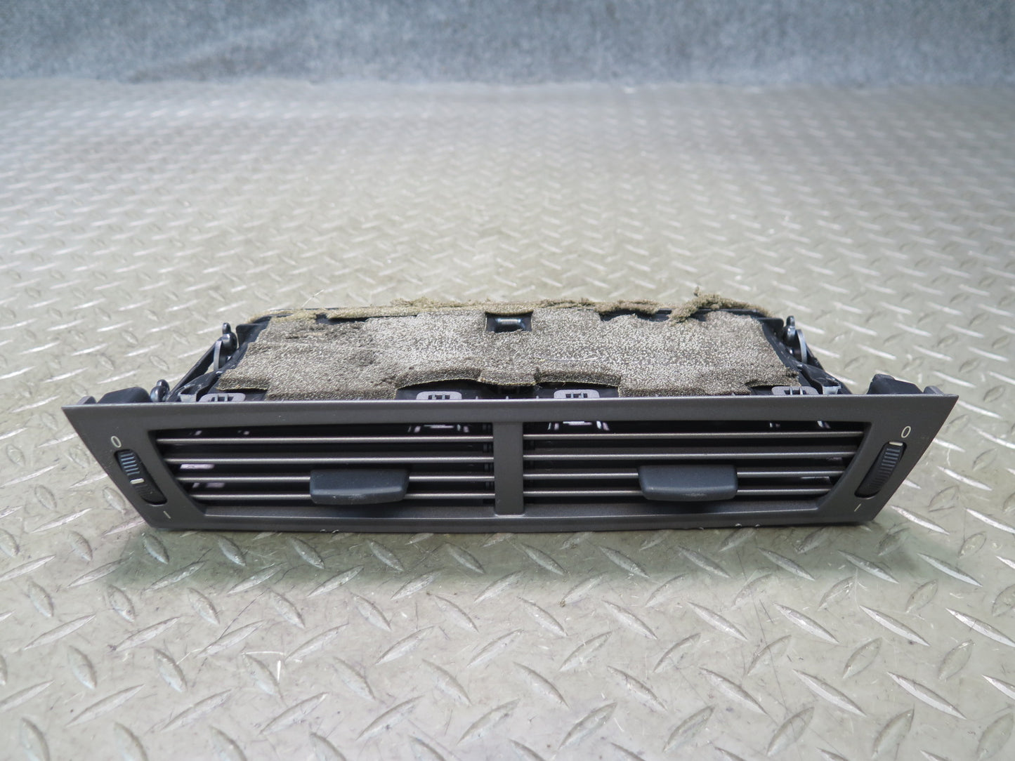 03-05 BMW E86 E85 Z4 Dash Center AC Heater Air Vent Black OEM