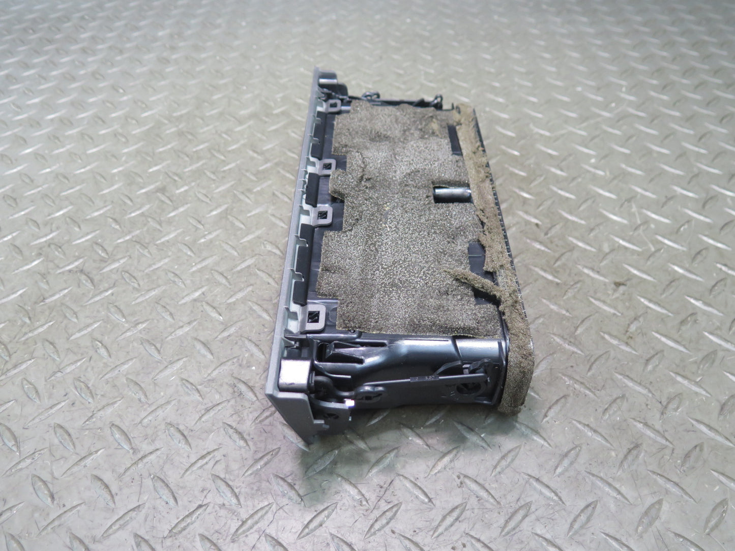 03-05 BMW E86 E85 Z4 Dash Center AC Heater Air Vent Black OEM