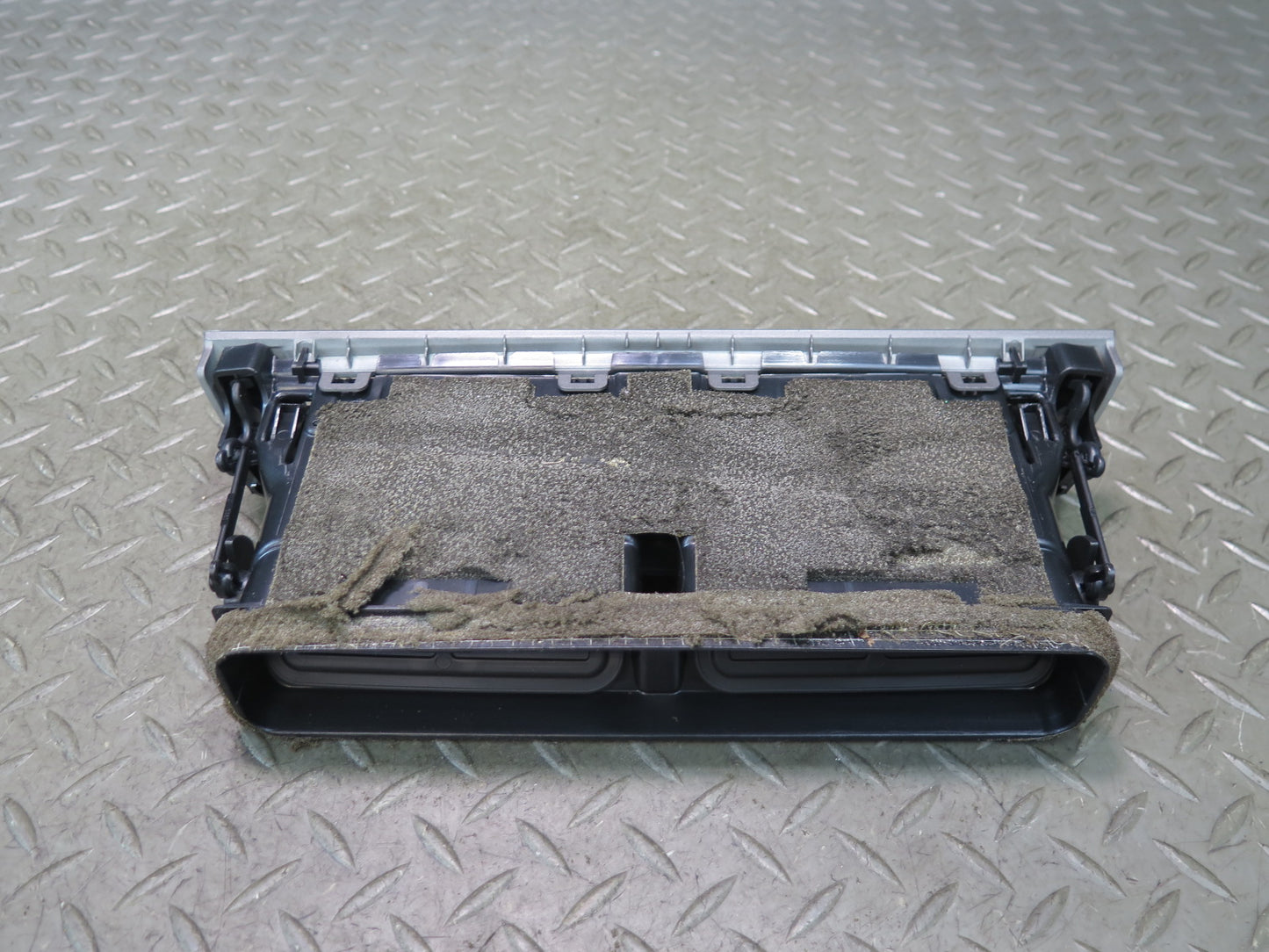 03-05 BMW E86 E85 Z4 Dash Center AC Heater Air Vent Black OEM