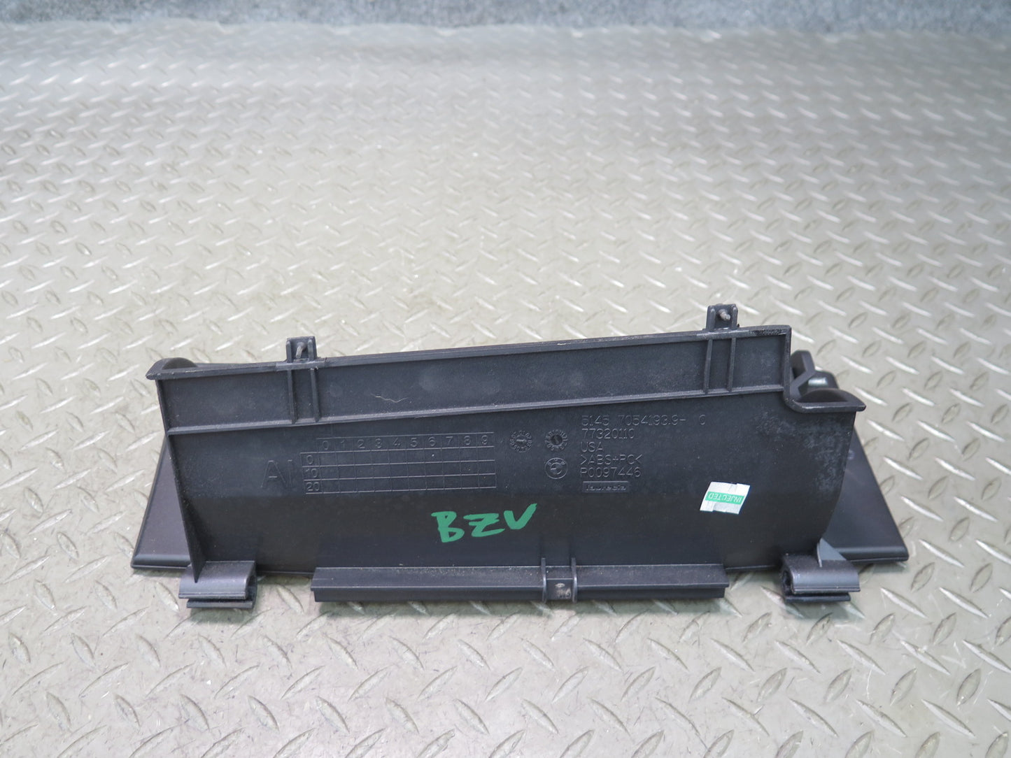 03-05 BMW E85 Z4 Dash Front Right Glove Box Compartment Storage 7054193 OEM